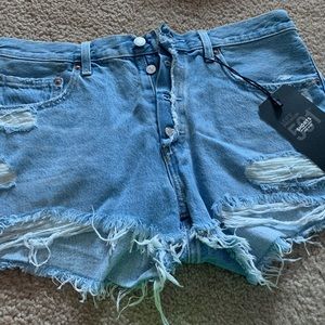 NWT Levi’s Premium 501 Shorts Mid Rise